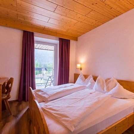 Hotel Dolomiten Toblach Exteriör bild