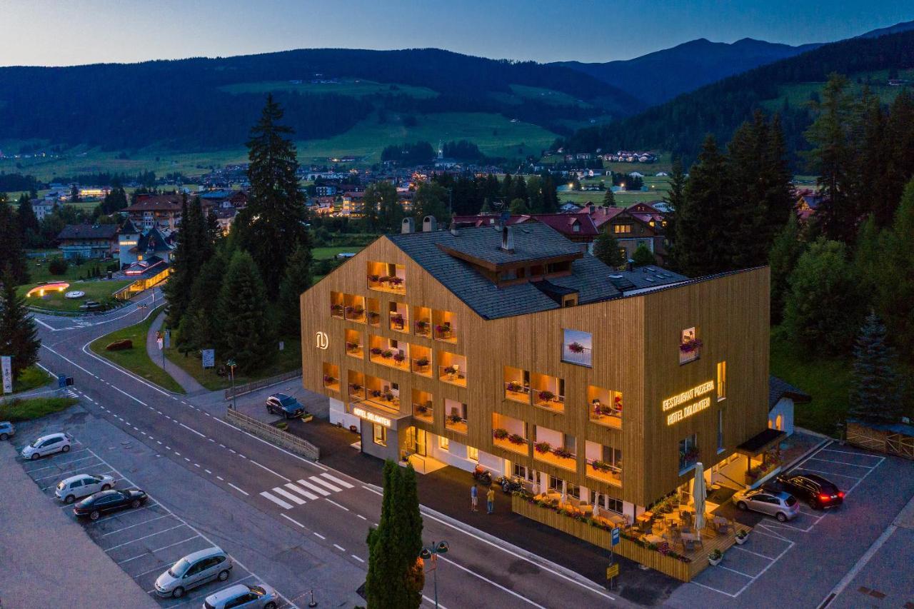 Hotel Dolomiten Toblach Exteriör bild